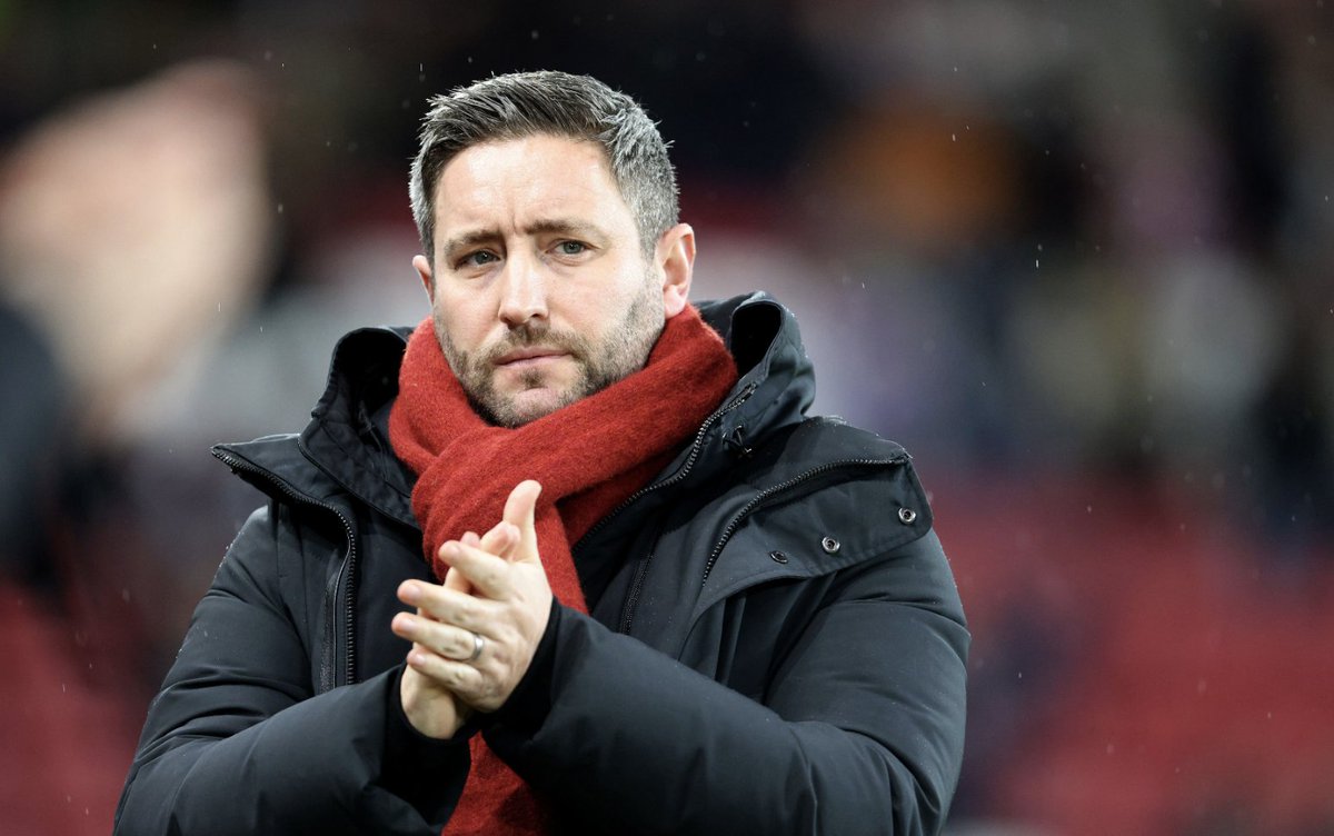 Record_Sport's tweet photo. Lee Johnson agrees Hibs next manager terms but faces straight fight with Jon Dahl Tomasson | @ScottBurns75

https://t.co/eWTQsddsS9 https://t.co/KD46yC7SRu