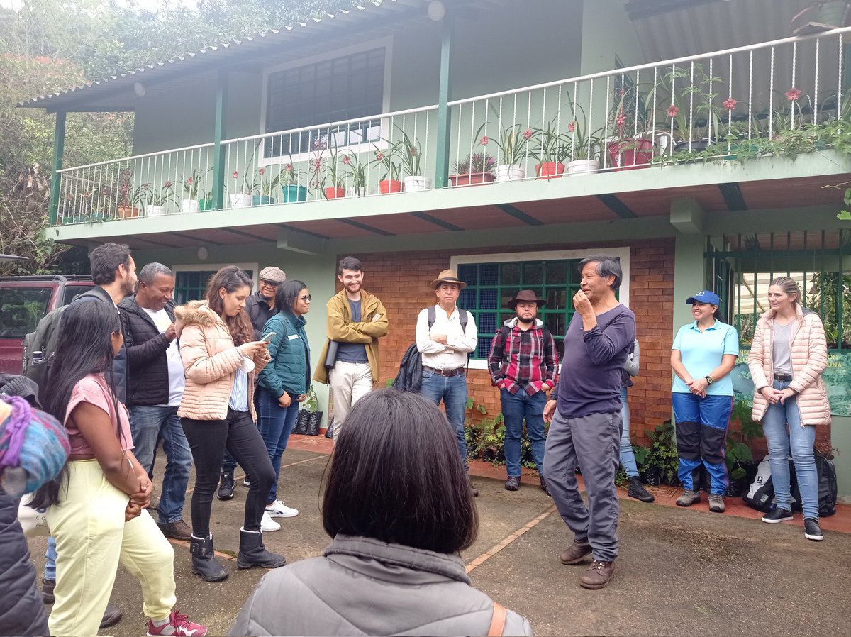 AlianzaSta's tweet photo. Aprendiendo sobre restauración ecológica de la Laguna Verde, entendemos que la conservación de un bosque, humedal o ecosistema requiere más que reemplazar árboles 🤨@AlianzaSta @AmarilysLlanos @luis_maestre77 @idea_un @MovNalAmbiental @STEunimagdalena @RedNalAguaCol @yennyrjunco https://t.co/Xuw4gSZNRq