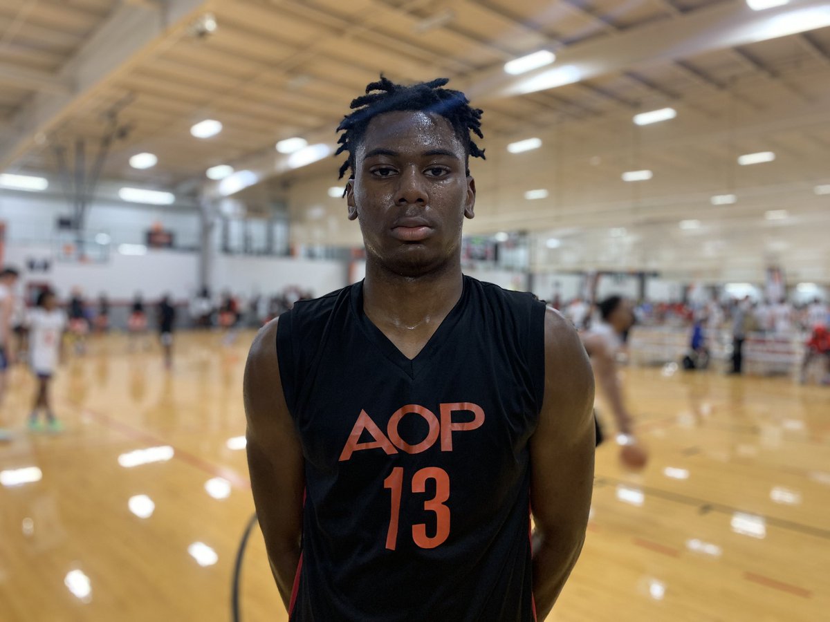 hoopseen's tweet photo. Team AOP out of Anderson, SC opened some eyes today with their early evening win to advance in bracket play. Big man #13 Kaziaes Hemphill &amp; 20 Jsaiah Geer worked the rims out in a big way. Both hail from Westside HS and both really thrived in the open floor. https://t.co/TSs77RRFWu