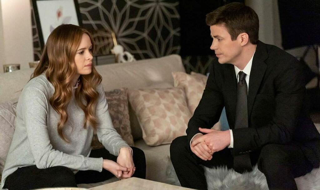 akf_mel's tweet photo. I’m still sobbing 😭 what are we thinking about Caitlin wanting to bring back Frost?? #TheFlash #TheFlashCast #TheFlashSeason8 #TeamFlash #BarryAllen #GrantGustin #DaniellePanabaker #CaitlinSnow #KillerFrost #Frost #Vibe #CarlosValdes #CiscoRamon #CandicePatton #… https://t.co/Z6OTZQ3uHX