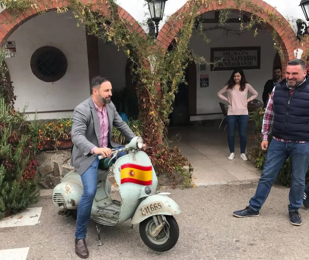 akaashiscenery's tweet photo. a mi ahora mismo no me habléis pq soy lo más facha del mundo, literalmente soy esto: 
a subir todos a la españeta como buenas motomamis!!!
#Eurovision #Spain12points #VoteForSpain #esptwt https://t.co/86Z4KUuY0t