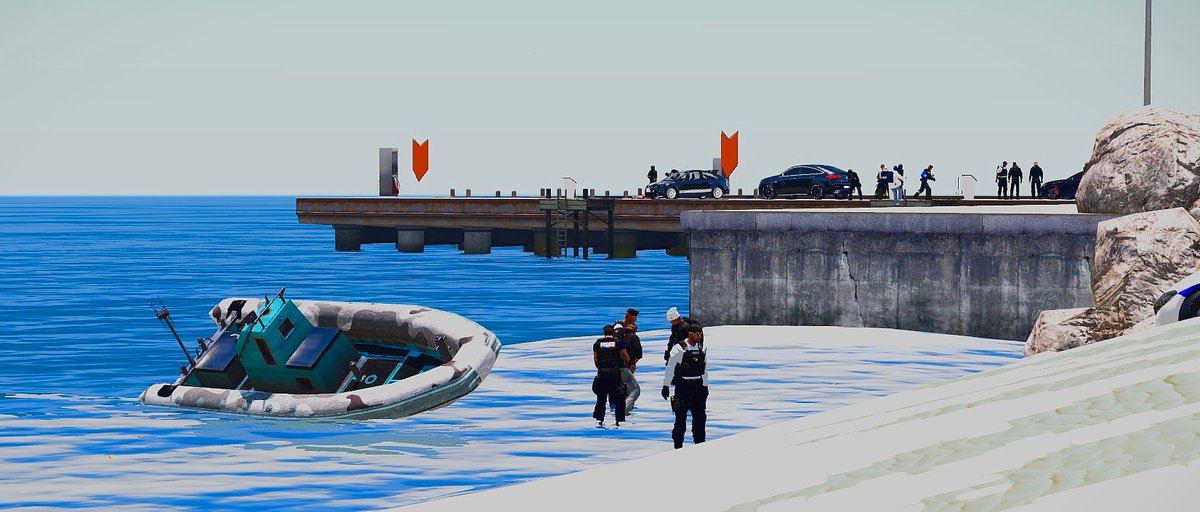 PN_A4L's tweet photo. Interpellation de deux individus à la suite d’un refus d’obtempérer qui a fini à l’eau. Malheureusement lors de l’intervention un effectif de police a été blessé. 

Il reste 1 heures et 20 minutes, on y est presque 💪. #PN #24H @ArmaForLife https://t.co/3QbsbuSuU7