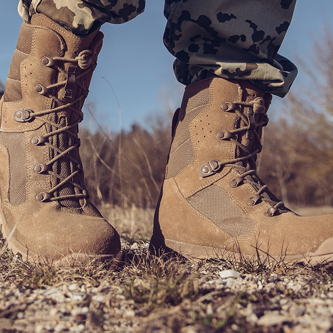 Combat hero. Ботинки HAIX Combat. HAIX Combat GTX. Ботинки HAIX Combat Boots Light. HAIX обувь тактическая.