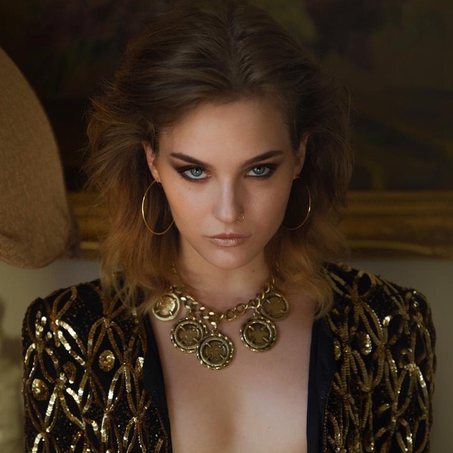 IAreDom's tweet photo. Can we all just appreciate Victoria De Angelis from #maneskin 😬😬😬😵 https://t.co/hgkEpNZLR3