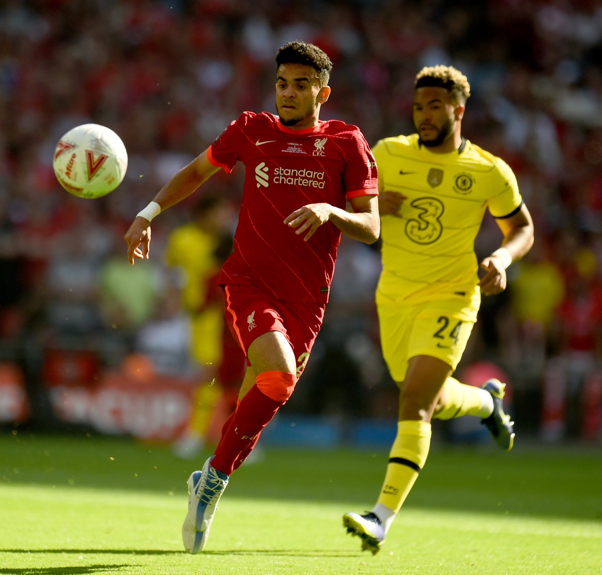 LFC's tweet photo. 69' - Diaz is afforded the space to shoot on the edge of the area after Robertson's underlapping run, but curls it just over the angle. 

[0-0]

#EmiratesFACup | #CHELIV https://t.co/gJTUgZq4b2