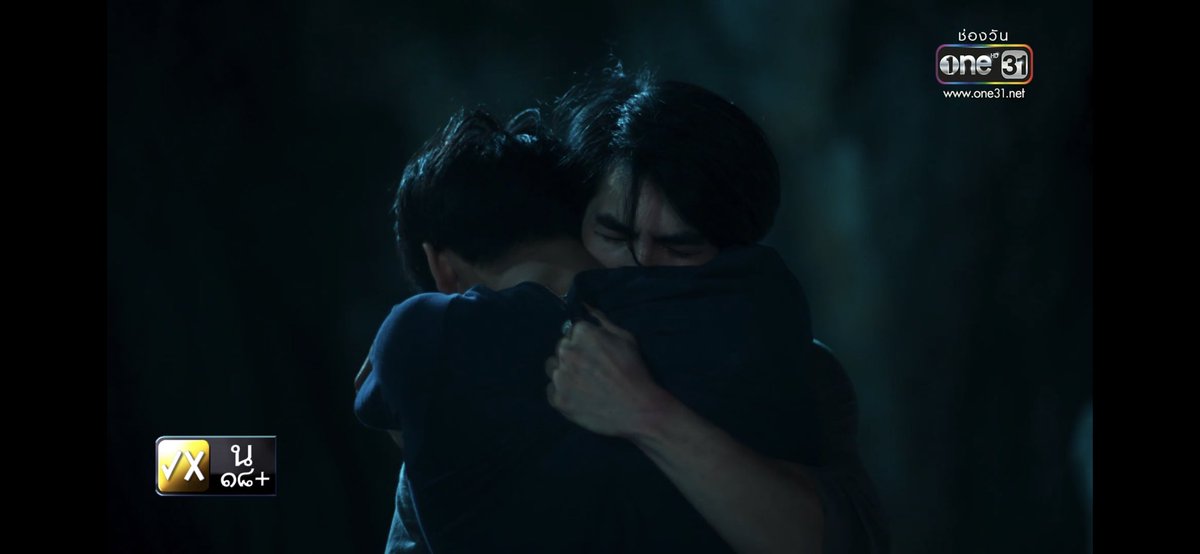 SoraWindy27's tweet photo. คินน์คือคนที่น่าสงสารที่สุดเลย เป็นคนที่โตมากับกฎเกณฑ์มาตลอด โดนวาดฝันไว้ตลอดว่าโตมาต้องเป็นอะไร ความฝันถูกกำหนดว่าคือความก้าวหน้าของตระกูล แล้วขนาดยอมรับหัวใจตัวเองยังไม่กล้า อยากเห็นเขามีความสุข อยากเห็นเขาทำตามฝัน แต่ว่าไม่กล้ายอมรับว่ารู้สึกยังไง #KinnPorscheEP6 https://t.co/jbeN4B8X0J