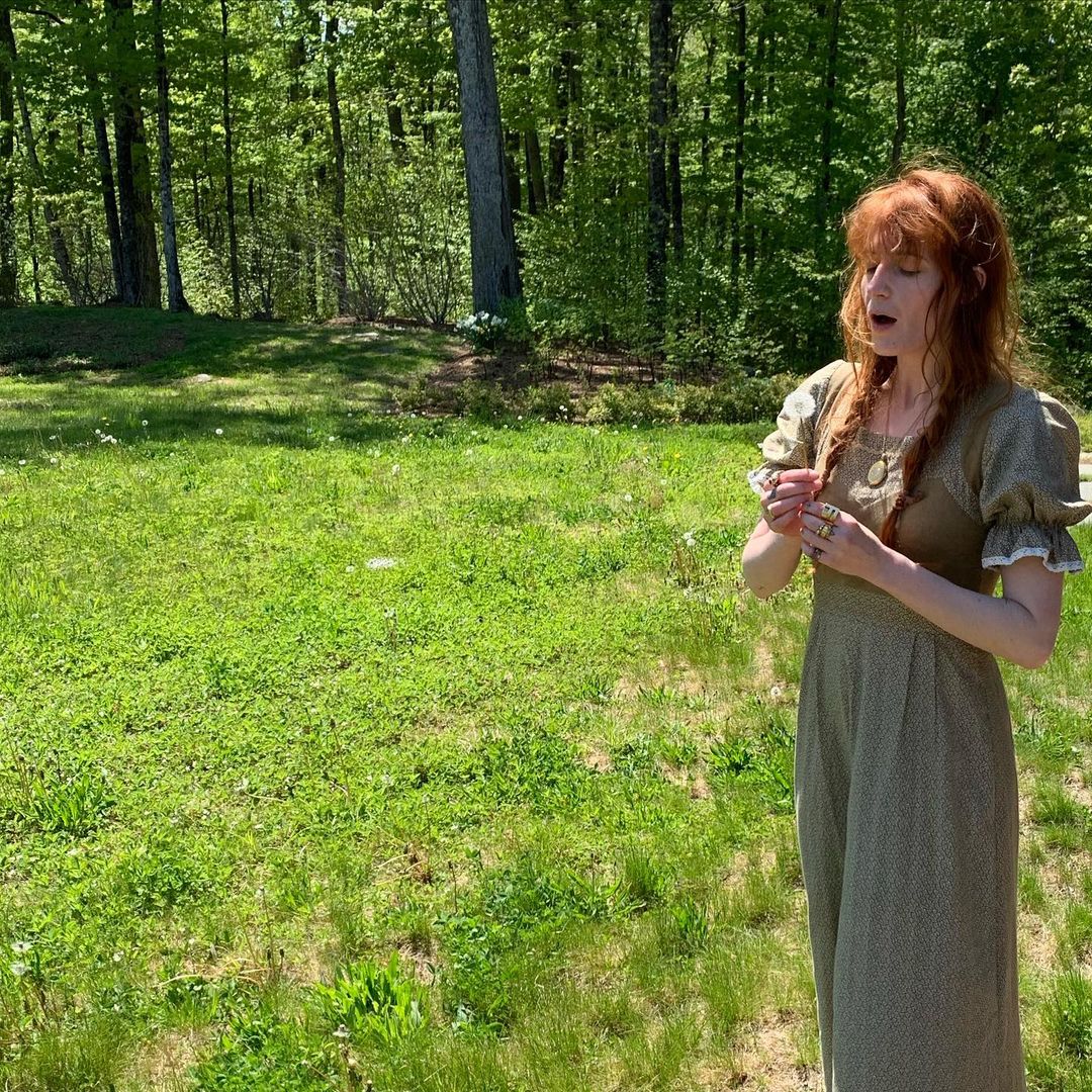 welcharchive's tweet photo. florence via jack antonoff's instagram https://t.co/koQ6x5M7lQ