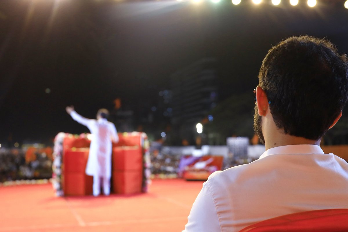 AUThackeray tweet picture