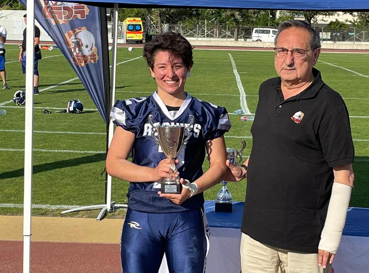 FCFAtwi's tweet photo. 🏆 #LCFAFemenina

🔝 Les @barberarookies , CAMPIONES en vèncer les @bufals a la FINAL!! Allison Rodríguez, escollida MVP!! Enhorabona!!! 

#FCFA #futbolamericà #LCFA  #americanfootball @UFECcat @esportcat https://t.co/zc9c4ARdSY