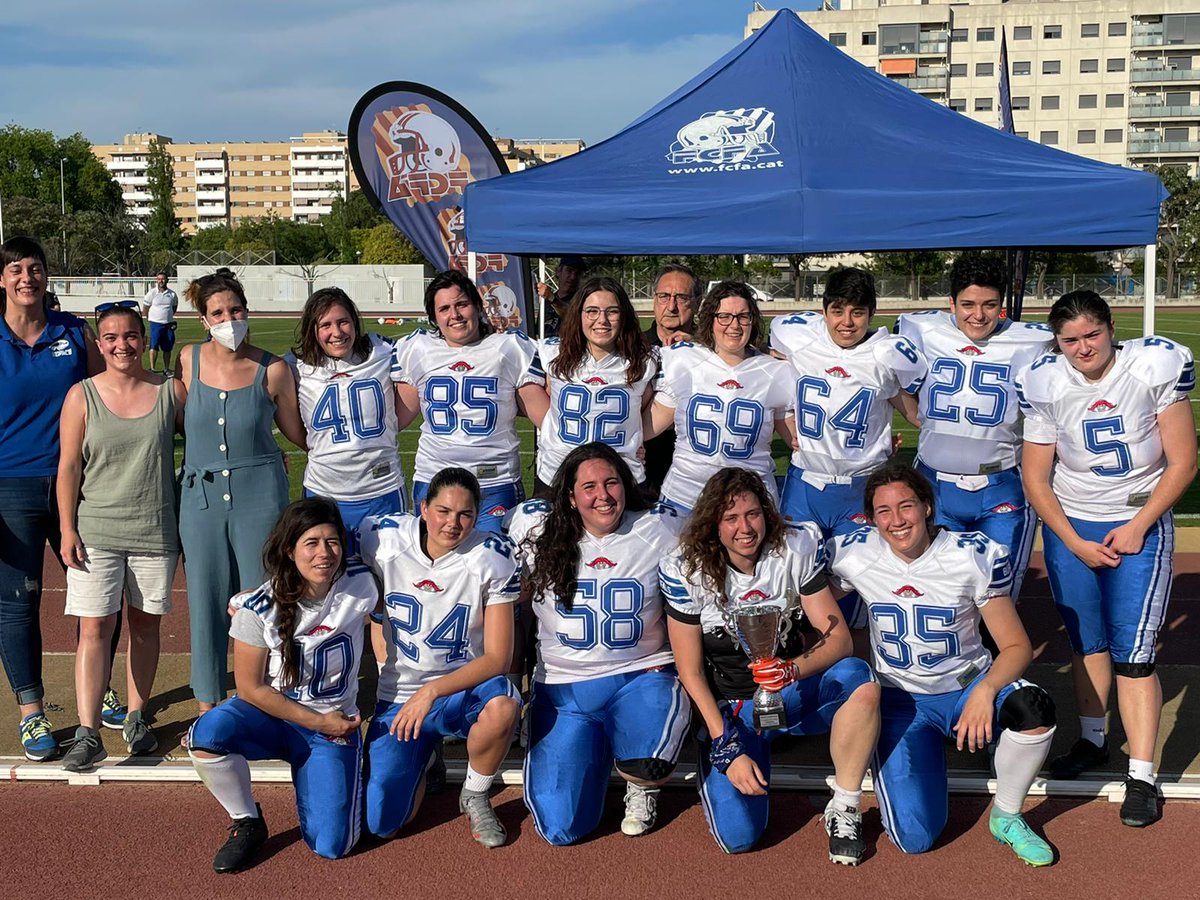FCFAtwi's tweet photo. 🏆 #LCFAFemenina

🔝 Les @barberarookies , CAMPIONES en vèncer les @bufals a la FINAL!! Allison Rodríguez, escollida MVP!! Enhorabona!!! 

#FCFA #futbolamericà #LCFA  #americanfootball @UFECcat @esportcat https://t.co/zc9c4ARdSY
