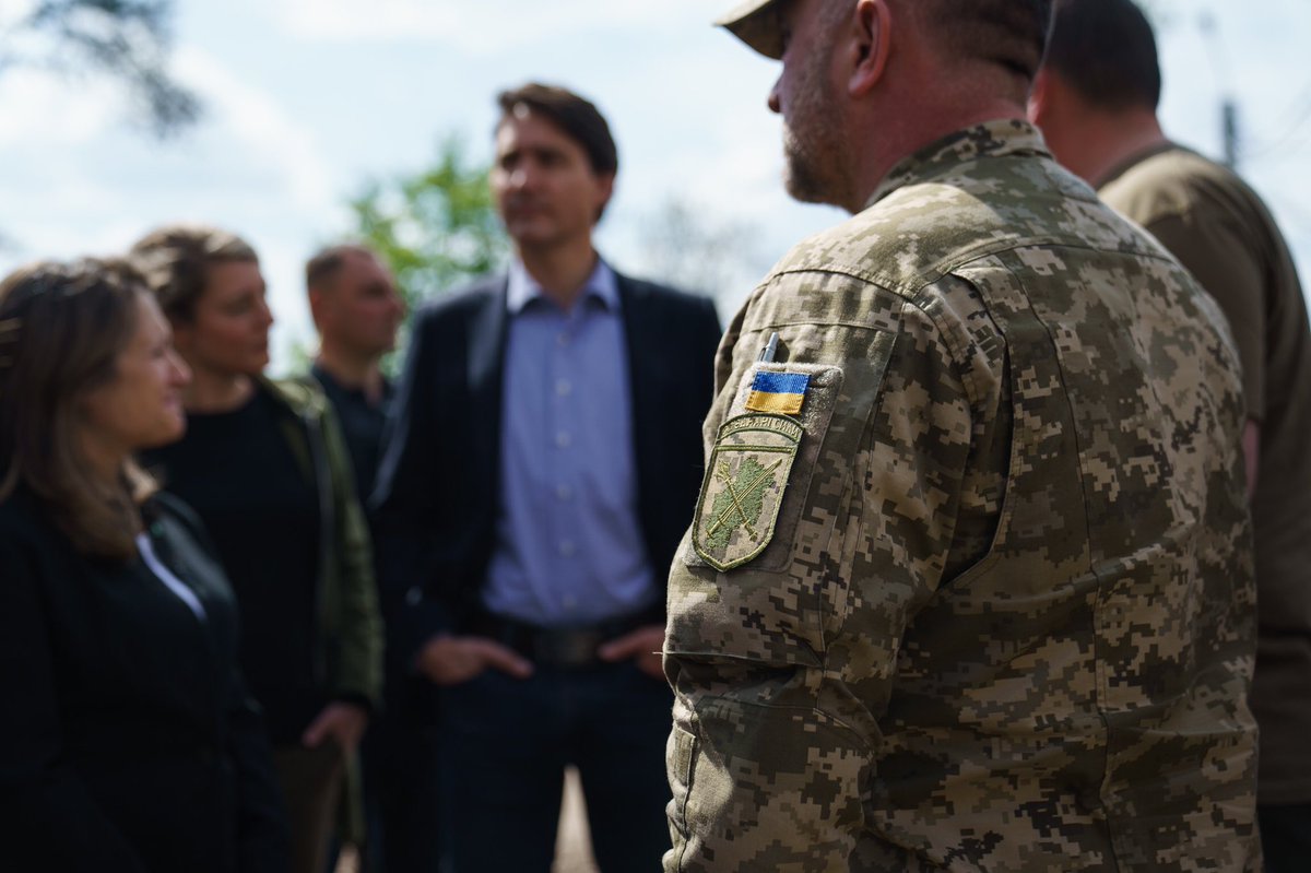 Justin Trudeau tweet media