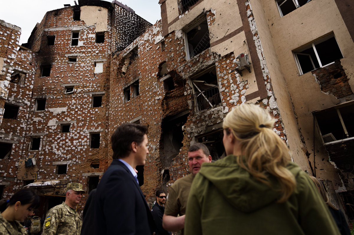Justin Trudeau tweet media