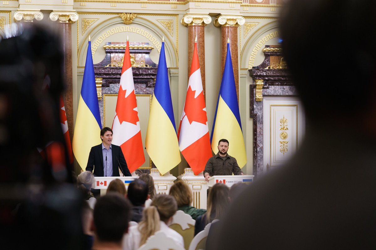 Justin Trudeau tweet media