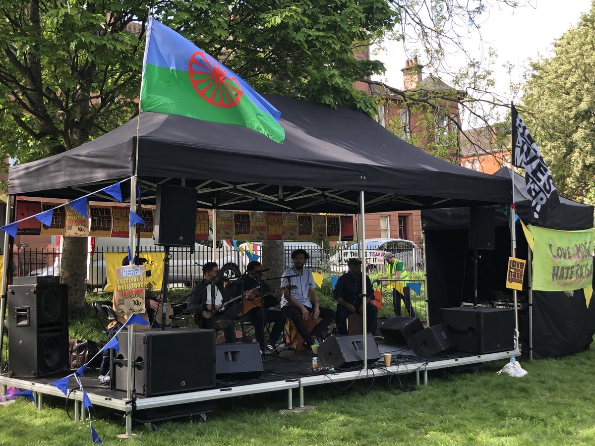 WendyNiblock's tweet photo. Say it loud, say it clear … refugees are welcome here.
#KenmureStreet
#OneYearAnniversary
#NotAMob
#FestivalOfResistance https://t.co/1Ntjq3Y3by