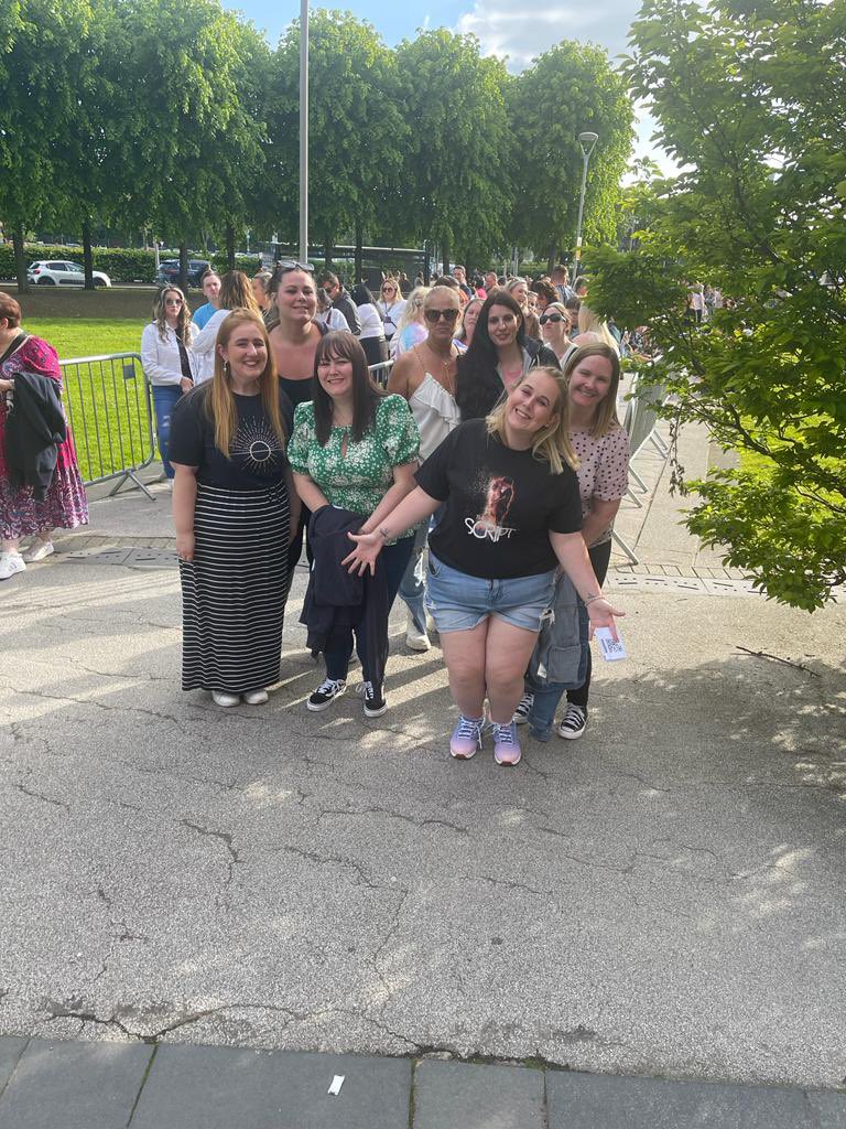15 mins to go Belfast night 1 💖<a href="/thescript/">the script</a> <a href="/TheScript_Danny/">Danny O'Donoghue</a> <a href="/glenofthepower/">Glen Power</a> #talesfromthescripttour