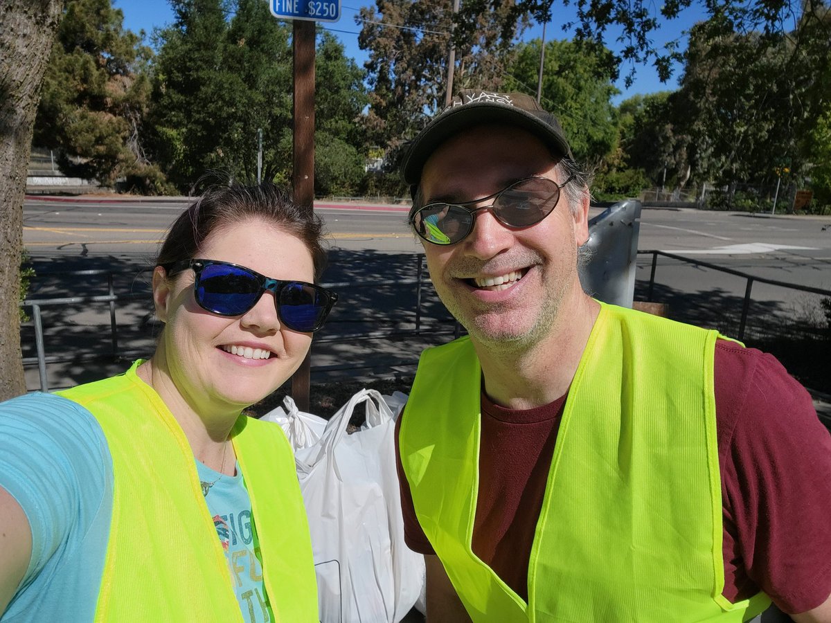 LauraLPatch's tweet photo. Volunteering is good for the soul. Spent the morning cleaning up trash around #WalnutCreek. #CommunityCleanup #volunteering https://t.co/XJ59Xa6o9v