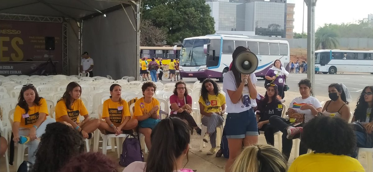 coletivojuntas's tweet photo. De ontem, na assembleia do Juntas! no #44conubes com participação das manas do @juntasdf
#estudantesfeministas https://t.co/oQ0Ey8yoXw