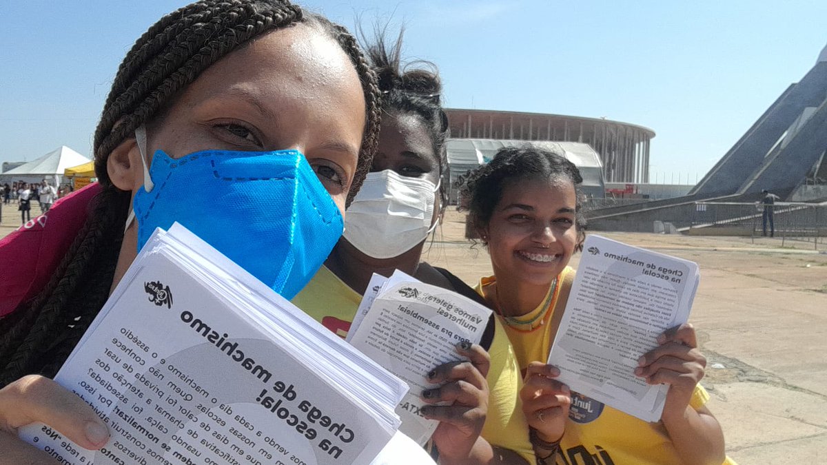 coletivojuntas's tweet photo. De ontem, na assembleia do Juntas! no #44conubes com participação das manas do @juntasdf
#estudantesfeministas https://t.co/oQ0Ey8yoXw