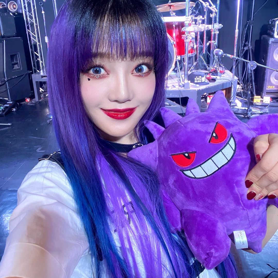 yeongeuniverse's tweet photo. [instagram post]
[drummer_ye]  2205015
#YEONGEUN
행복한 하루 만들어 주셔서 정말 감사합니다💜
앞으로 오래오래 함께해요🥰👑

#롤링쿼츠 #rollingquartz #drummer https://t.co/2nW1AJcETQ
