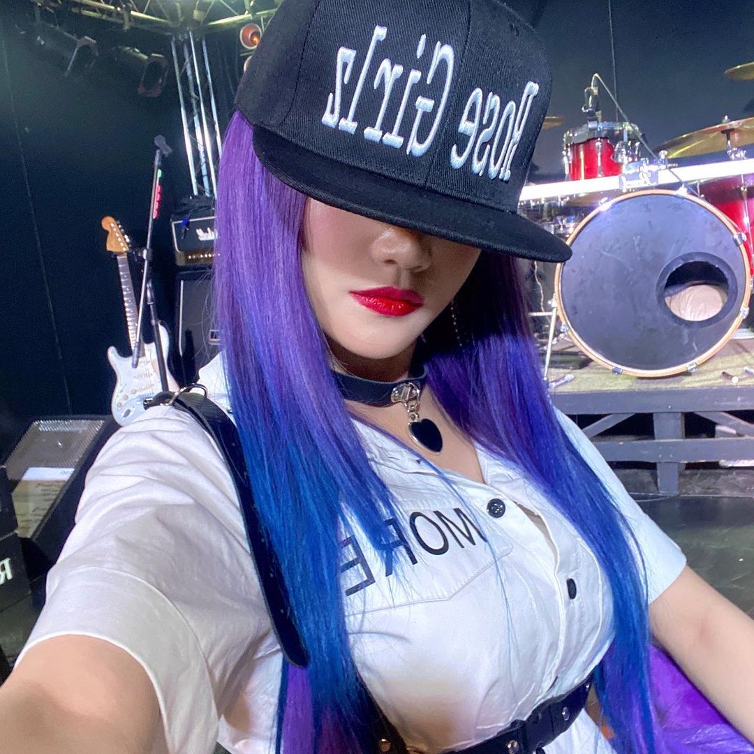 yeongeuniverse's tweet photo. [instagram post]
[drummer_ye]  2205015
#YEONGEUN
행복한 하루 만들어 주셔서 정말 감사합니다💜
앞으로 오래오래 함께해요🥰👑

#롤링쿼츠 #rollingquartz #drummer https://t.co/2nW1AJcETQ