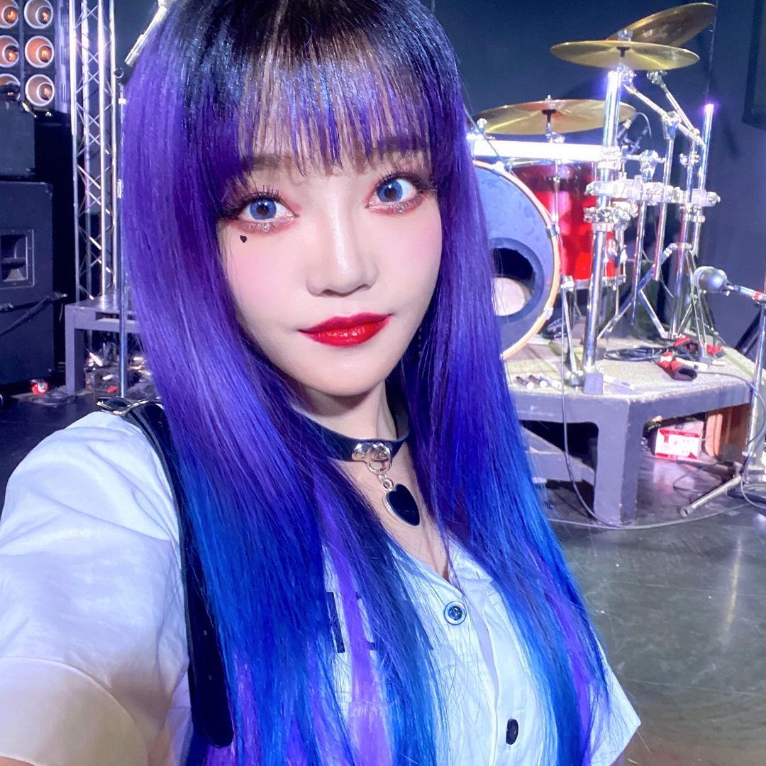 yeongeuniverse's tweet photo. [instagram post]
[drummer_ye]  2205015
#YEONGEUN
행복한 하루 만들어 주셔서 정말 감사합니다💜
앞으로 오래오래 함께해요🥰👑

#롤링쿼츠 #rollingquartz #drummer https://t.co/2nW1AJcETQ