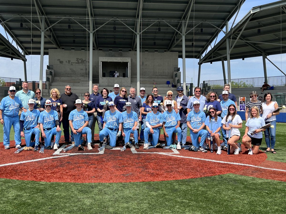DePaulPrepAD's tweet photo. Congrats and thank you to our ⁦@DePaulPrepBSBL⁩ seniors!! #RiseUp #SeniorNight https://t.co/QKBfJh0zAt