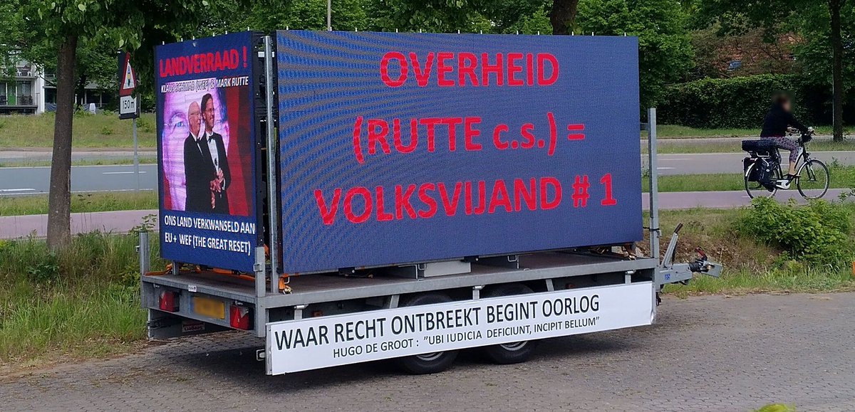 SaskiaDev's tweet image. Even naar de bouwmarkt in Doetinchem, en wat kom ik daar tegen, vlak bij het vaccinatiepunt? Dit maakt mijn dag weer helemaal goed!