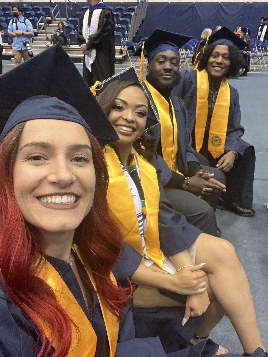 kendallkaleaa's tweet photo. #naugrad https://t.co/3P4tQ0oBhX
