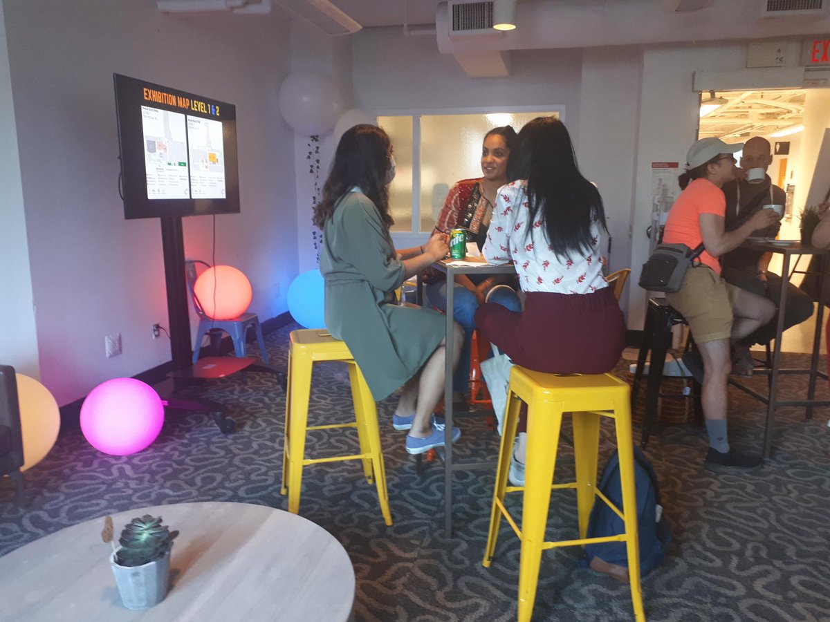 OCAD's tweet photo. Alumni lounge today at #GradEx107! https://t.co/zuFUR5y4m6