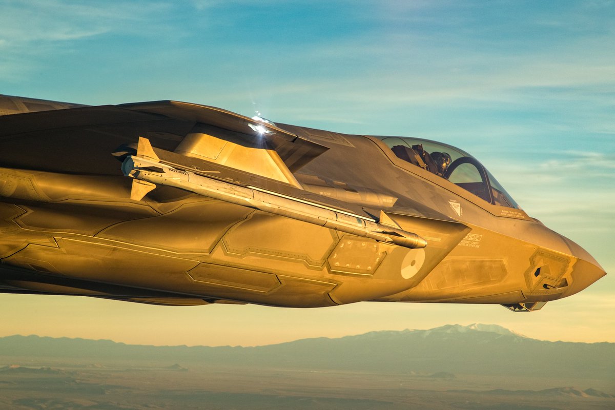 More #F35 photos = better. #ownthesky (photo credit: <a href="/FrankCrebas/">Frank Crebas</a>). <a href="/Kon_Luchtmacht/">Koninklijke Luchtmacht</a>