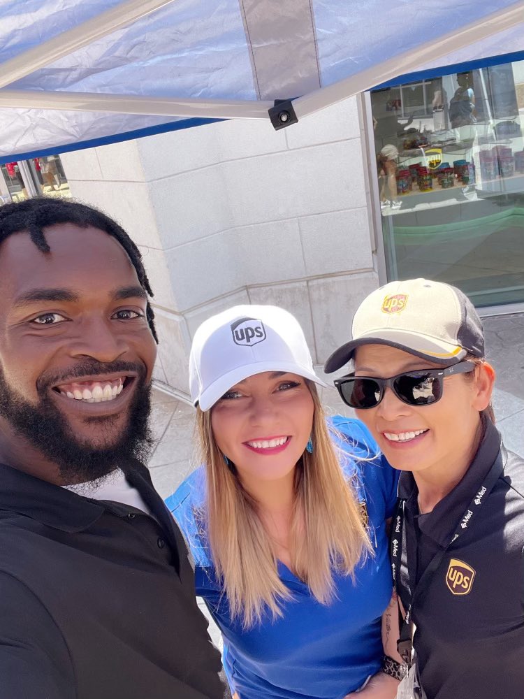 Independence Day Sort Frontline Supervisors Julie, Maria and Randy representing UPS and getting us staffed for the summer at the Tanger Outlet Job Fair... Your New Career Starts Today 📦UPSjobs.com
<a href="/bigtymer504/">E.J.⚜</a>