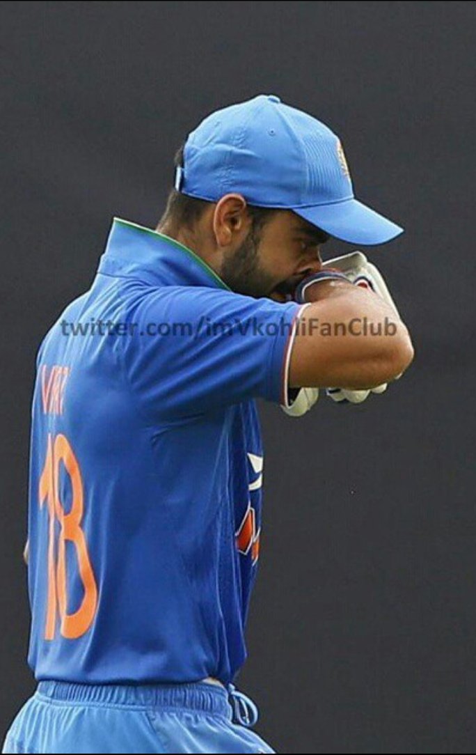 Vishal_one7's tweet photo. Virat Kohli 2016 ke chakkar mai Virat Kohli 2022 bana baitha hu....
#ViratKohli 
#IPL2022 
#Aakashvani 
#RCB https://t.co/jvX64BRl5F