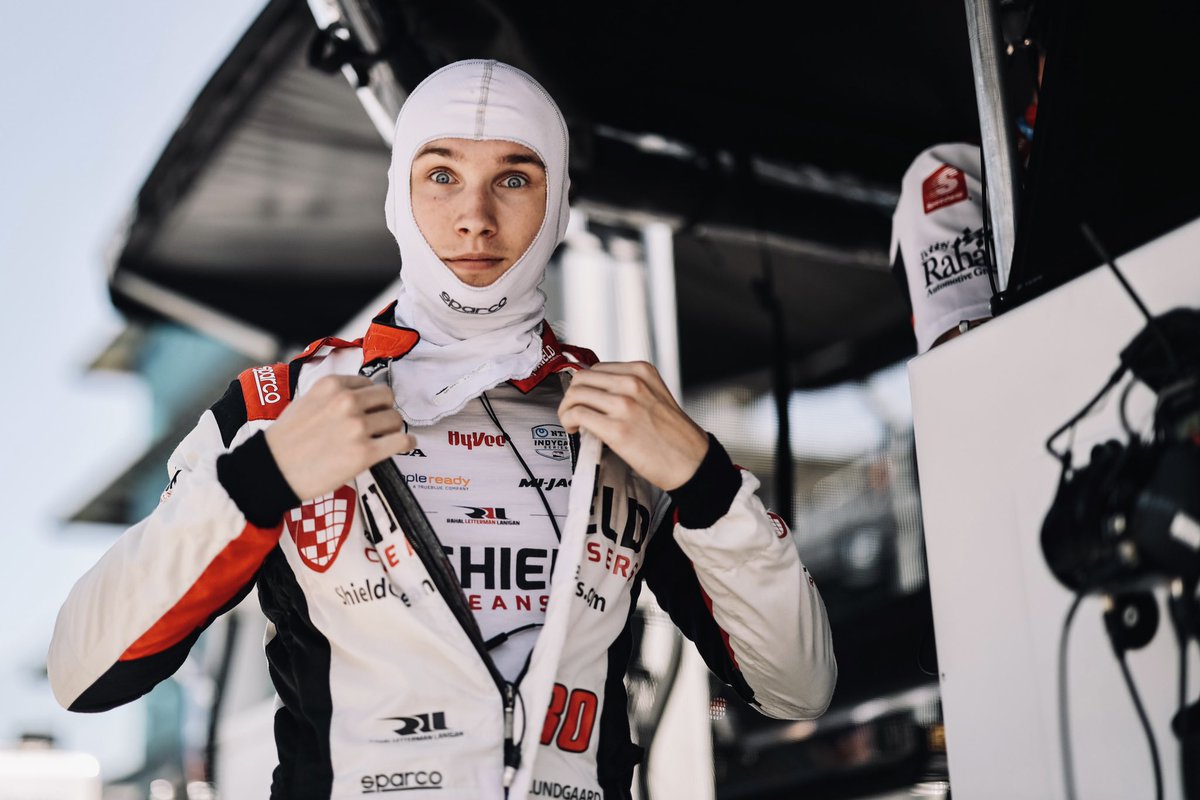 lundgaardoff's tweet photo. Not long until we go green at Indianapolis Motor Speedway.

Time to shake n’ bake! 👨‍🍳

#INDYCAR #INDYGP
©️@IndyCar https://t.co/XYpnPPVUG1