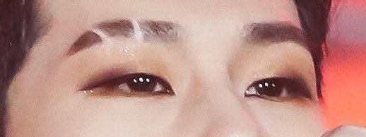 HONEYDETAILS's tweet photo. need the eyebrow slits back #주헌 https://t.co/LyKf7CZSVy