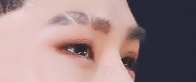 HONEYDETAILS's tweet photo. need the eyebrow slits back #주헌 https://t.co/LyKf7CZSVy