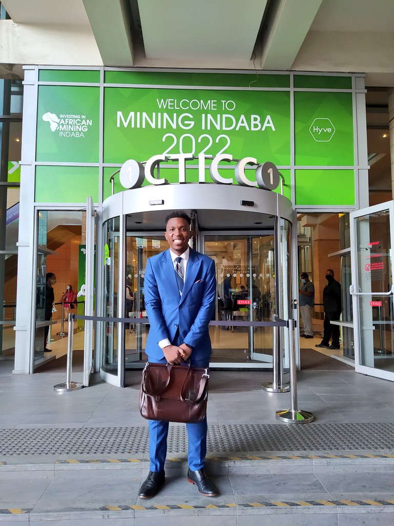 steviechiken's tweet photo. Attended the Mining Indaba this past week. I must say the conversation was progressive and there's clearly a commitment to ESG. It was also interesting to note that the industry is fostering innovation & integrating technology. @BarrickGold @ZimCounsel #MI22 #MiningIndaba2022 https://t.co/dodmx1Fjee