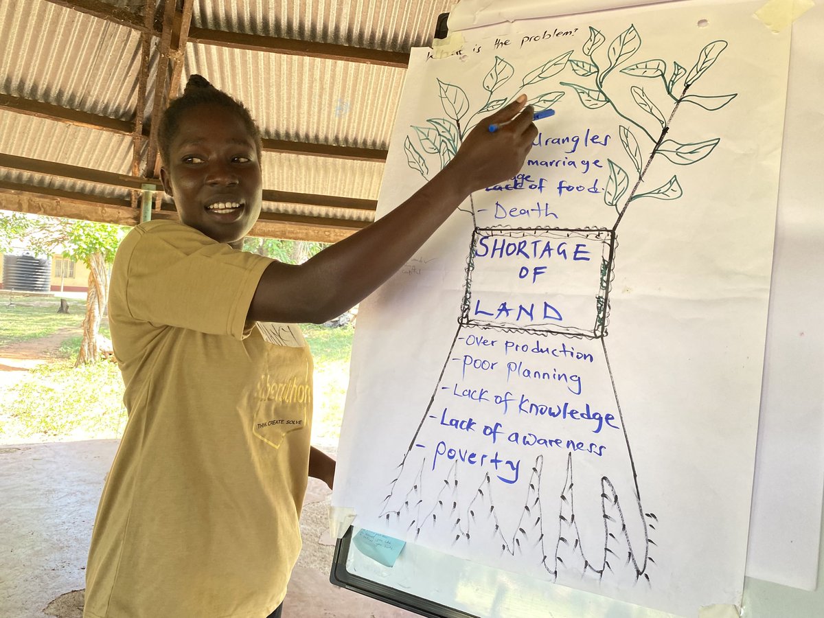 AfrikovationHub's tweet photo. It’s the Sherothon! 
Day 1: Young ‘Sheroes’ comprehended the problem of climate injustice in Pakwach District &amp; brainstormed together sustainable grassroots solutions to women denial of land rights for climate-smart farming.
Become a part! Every action counts! https://t.co/nEuBb0TsBv