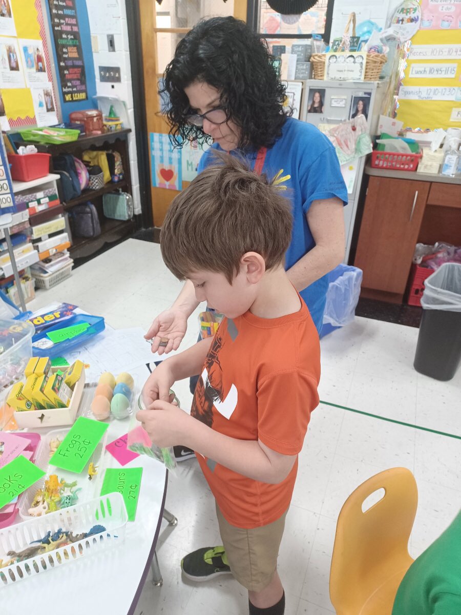 It was time to open the “Tiny Tinc Shop” this week! Students practiced their skills counting coins to go shopping. Ss couldn’t wait to make their shopping list and visit the shop! <a href="/tincroadschool/">Tinc Road Elementary School</a>