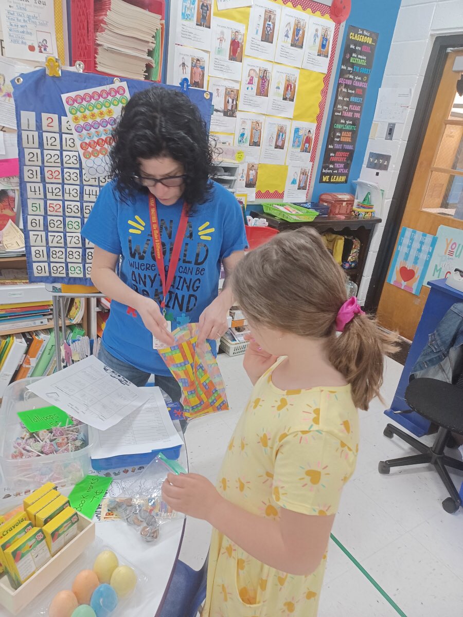 miller_first's tweet photo. It was time to open the “Tiny Tinc Shop” this week! Students practiced their skills counting coins to go shopping. Ss couldn’t wait to make their shopping list and visit the shop! @tincroadschool https://t.co/MYMROEsaUO