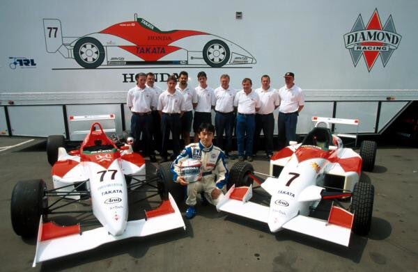 Cosmicjackracin's tweet photo. @TakumaSatoRacer what do you think of the wine box I made to look like the awesome F3 car? I have been spending time with Hughie and love hearing all the story’s. #sato #Diamond #racing #britishf3 #goodtimes #teamphoto #champion #winebox #custom https://t.co/dMRWEoWv4S