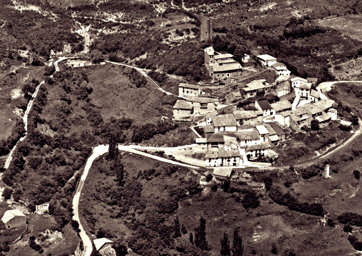 castillonuevo's tweet photo. 4 de junio dia del socio y limpieza de la zona del castillo en @castillonuevo https://t.co/VBSvzYVUGs
