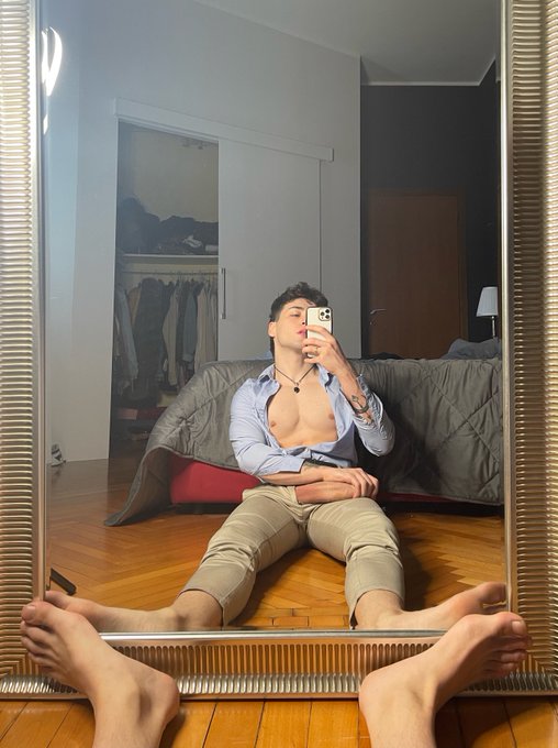 I do need to chill after a meeting ? https://t.co/0l9sAd35WT