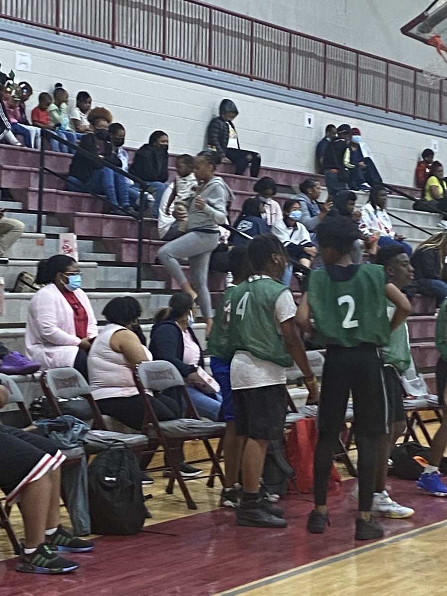 CradockES's tweet photo. Cradock Elementary School’s boys basketball team with coach Lawerenceat All Roads Lead  To Norcom! 🏀⛹🏾‍♂️⛹🏾‍♂️⛹🏾‍♂️⛹🏾‍♂️ @JolleyLa @EducatorKYoung @TestimoniesEdS https://t.co/yASEL5V5br