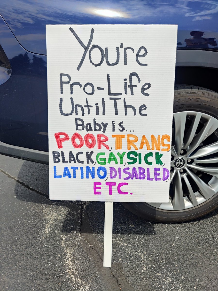 TheSquidKid04's tweet photo. @will_county @MoveOn #BansOffOurBodies #SignContest #ProChoice https://t.co/7w7V0SLpcJ