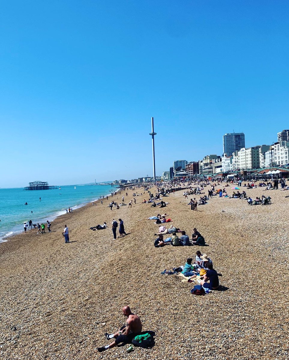 ejcharisi's tweet photo. Brighton you are blue-tiful!
#sunnyday #weekender #traveltheUK https://t.co/DtUo6O8gGG