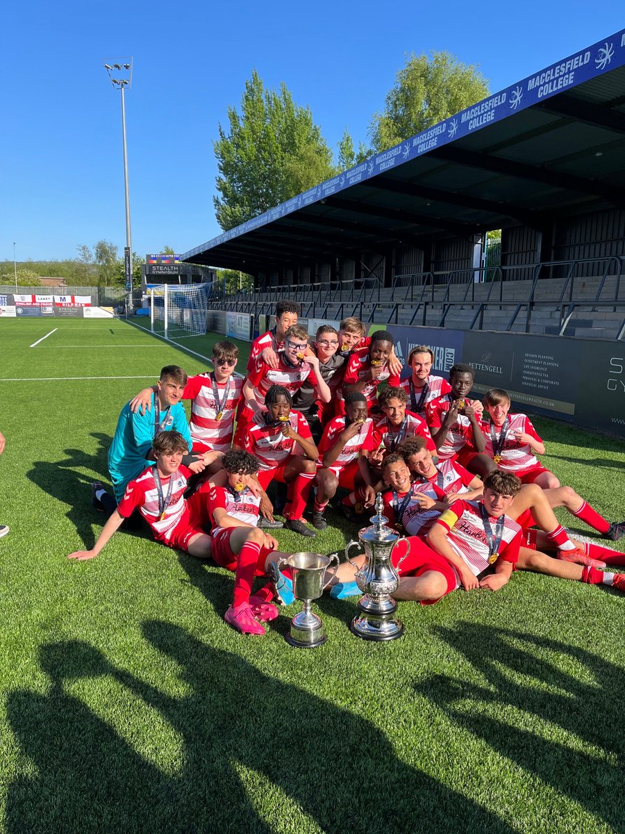 🏆 NATIONAL CHAMPIONS!!! 🏆

Conquering all of Essex was not enough, the U15s are JPL National champions!

They beat Avro FC of Oldham 3-0 in today's final at Macclesfield Town FC.

We're going to need a bigger trophy cabinet...

👏 @ryanu14EJA