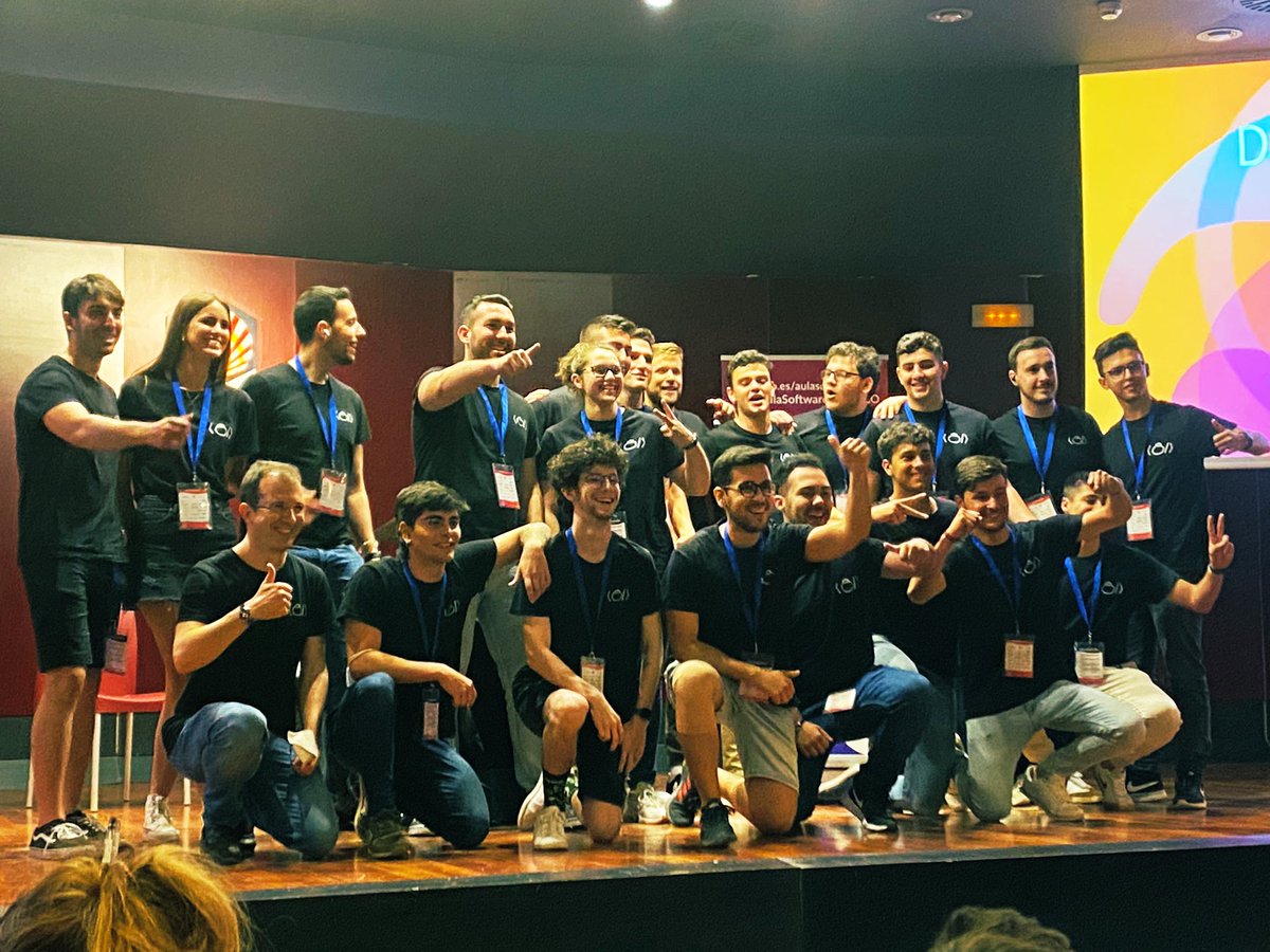 _Kan0__'s tweet photo. Family <3
@AulaSL #salmorejotech🍅 https://t.co/7KVciZu2rA