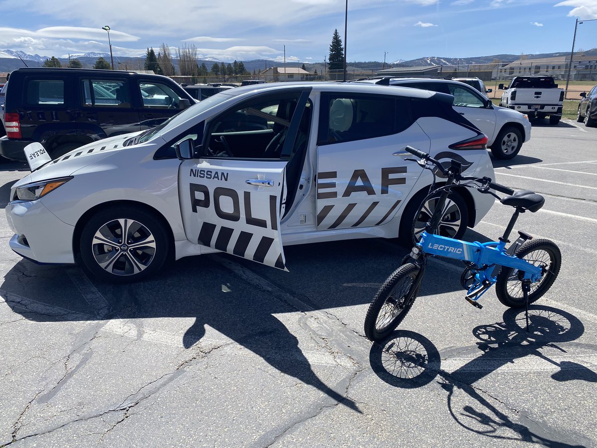 TimWJackson's tweet photo. Doing #EVrideAndDrive event in Grandy, Grand County, Colorado.  Woman 👩 driving @Ford #MustangMachE who owns a Tezzzzzla #Model3 says “I like the Mustang much better!” She had a 96 Mustang and hopes to get another ‘Stang @mrlevine @ebergg @MustangMachE3 @mtruby @eStang14 https://t.co/DEDj70N7TL