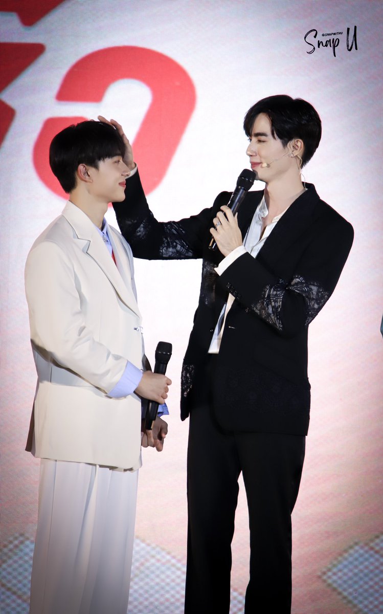snapwithu's tweet photo. Eyes cannot lies นะพี่ซี 💙🧡

#CutiePieFinalEP https://t.co/o9ql9wjPsJ