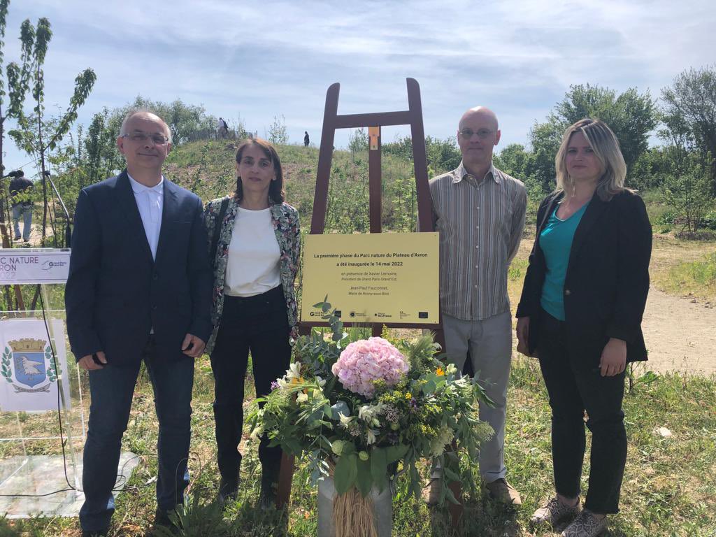 KelouaF's tweet photo. 🌱 Inauguration du Parc Nature du Plateau d’Avron avec les élus @RES_2020, pour redonner toute sa place à la nature et à la biodiversité en milieu urbain ! Face à l'inaction climatique, nous avons besoin de députés de gauche et écologistes à l'Assemblée! #NUPES #Législatives2022 https://t.co/lNuQXG0Yds